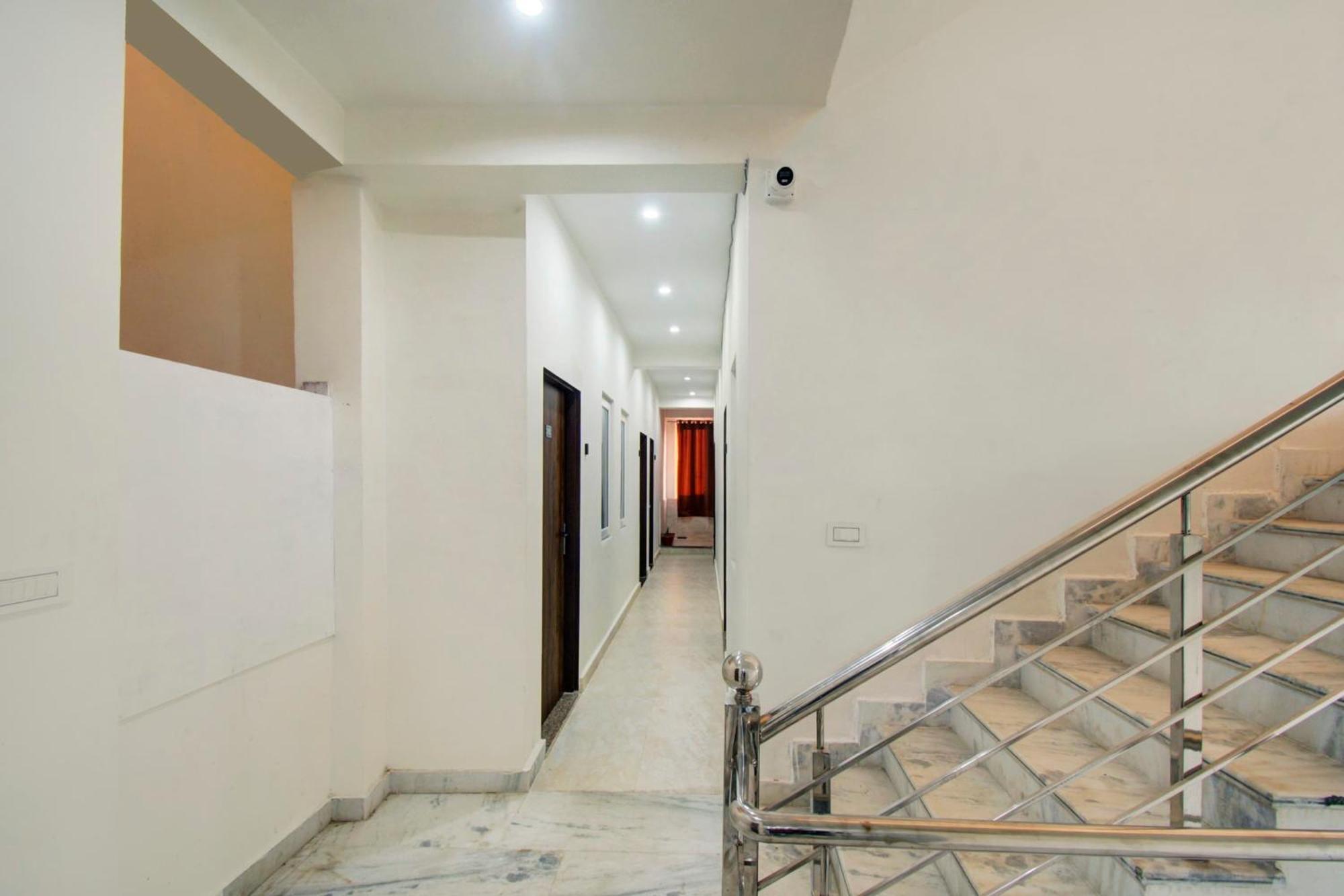 Oyo 82094 Hotel Saras Inn 斋浦尔 外观 照片