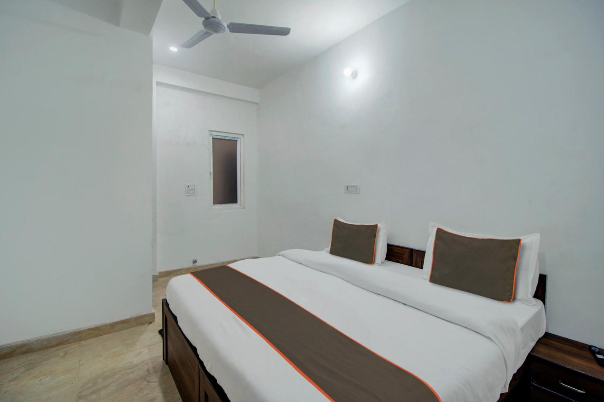 Oyo 82094 Hotel Saras Inn 斋浦尔 外观 照片